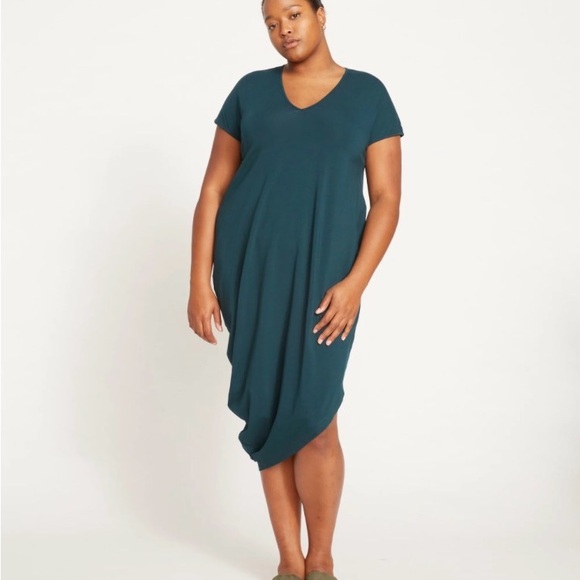 Universal Standard Other - Iconic Geneva V-neck dress